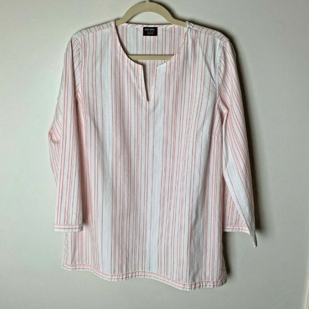 UNTUCKit Top Size 12 Cotton Long Sleeves V-Neck